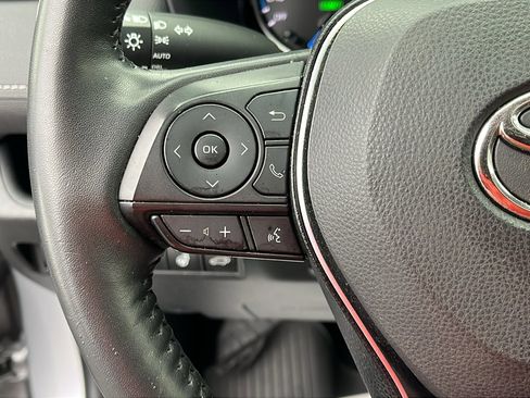 Used 2022 Toyota RAV4 XLE w/ Convenience Package image 12