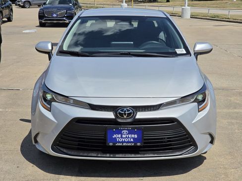 Used 2024 Toyota Corolla LE FWD image 3