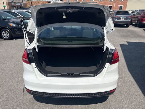 Used 2017 Ford Focus SE FWD image 14