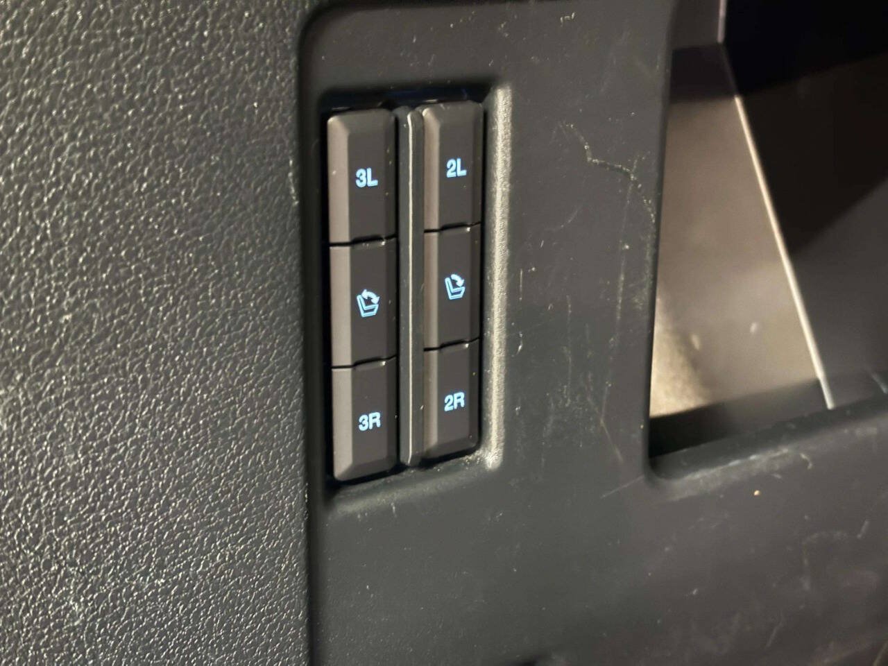 Used 2020 Ford Expedition Platinum AWD/4WD image 7