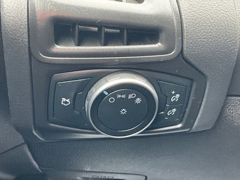 Used 2015 Ford Focus SE FWD image 14