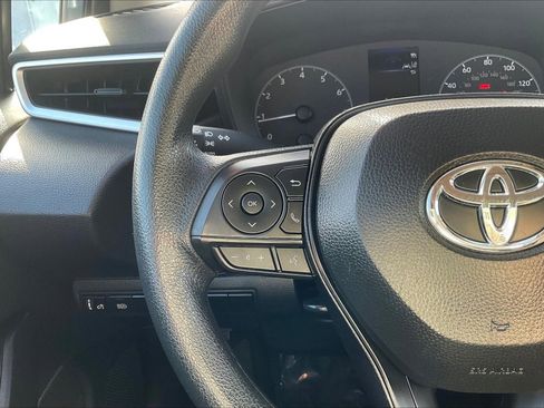 Used 2025 Toyota Corolla LE FWD image 15