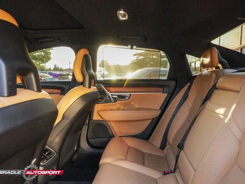 Used 2017 Volvo S90 T6 Inscription w/ Vision Package image 26