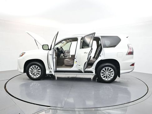 Used 2017 Lexus GX 460 Premium w/ Premium Package AWD/4WD image 35