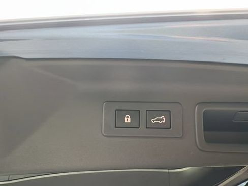 Used 2025 Subaru Forester Limited AWD/4WD image 18