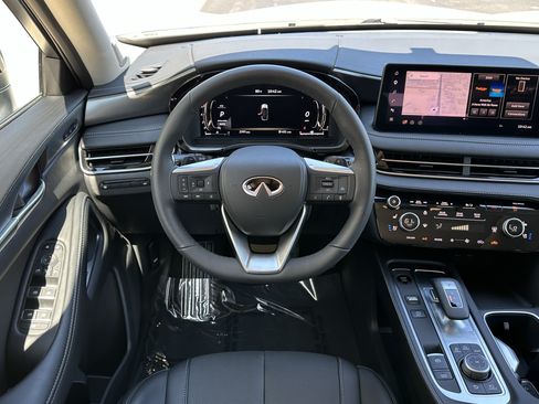 Certified 2026 INFINITI QX60 Luxe w/ Cargo Package AWD/4WD image 9