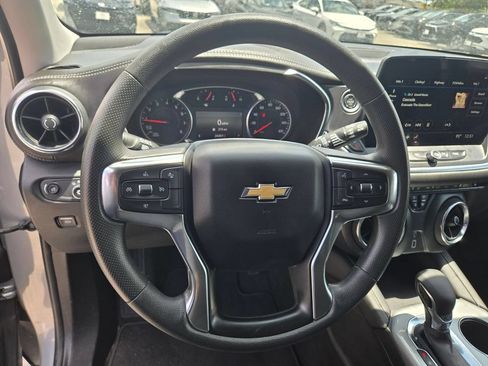 Used 2025 Chevrolet Blazer LT FWD image 16
