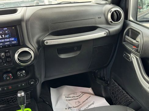 Used 2017 Jeep Wrangler Unlimited Sahara w/ Connectivity Group image 42