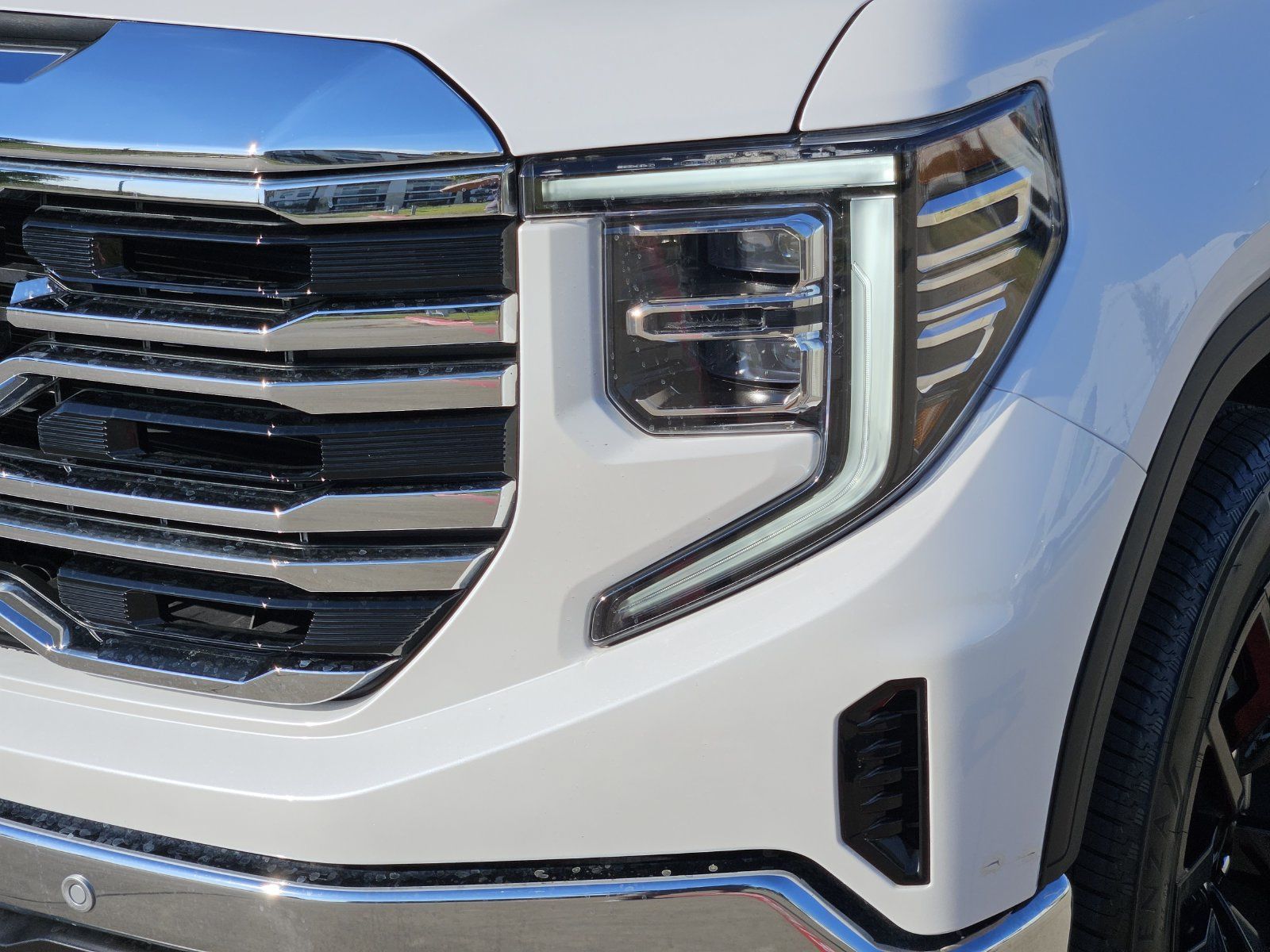 Certified 2024 GMC Sierra 1500 SLT w/ SLT Premium Plus Package RWD image 11