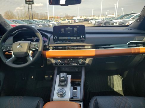 Used 2024 Mitsubishi Outlander SEL image 21