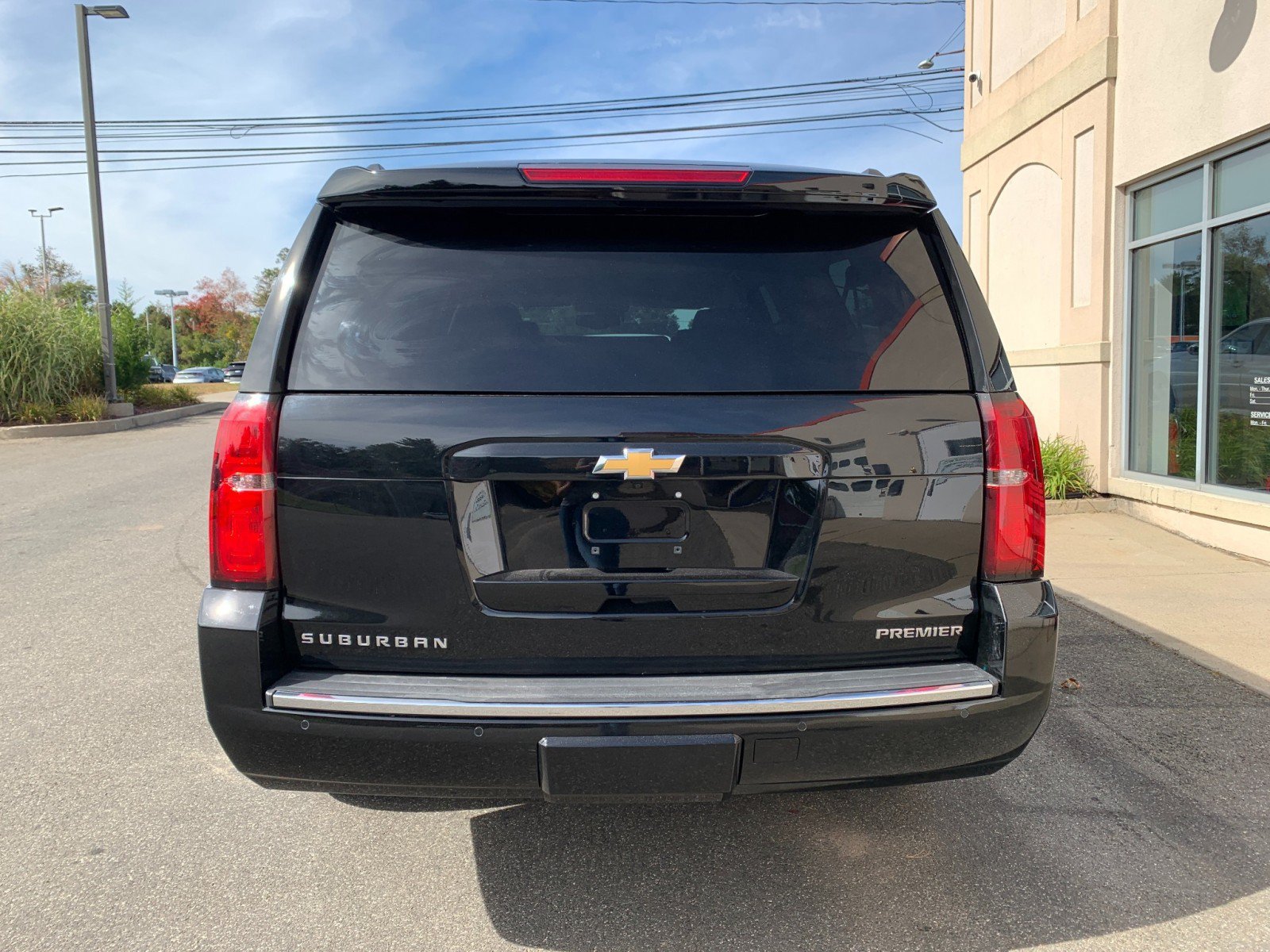 Used 2020 Chevrolet Suburban Premier w/ Max Trailering Package AWD/4WD image 6