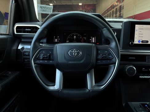 Used 2025 Toyota 4Runner SR5 RWD image 31