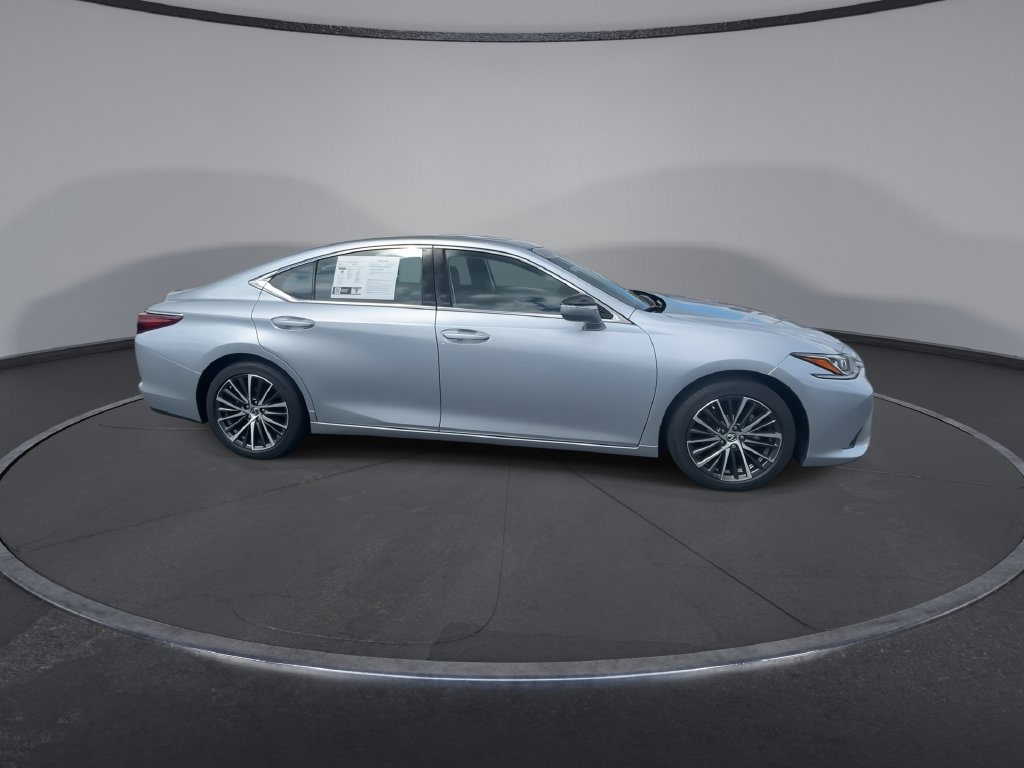 Used 2025 Lexus ES 350 w/ Premium Package FWD image 2