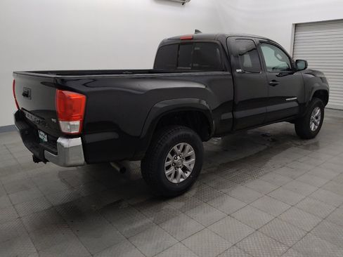 Used 2017 Toyota Tacoma SR5 w/ Tow Package RWD image 10