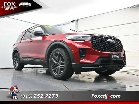 Used 2025 Ford Explorer ST-Line w/ ST-Line Street Pack AWD/4WD image 19