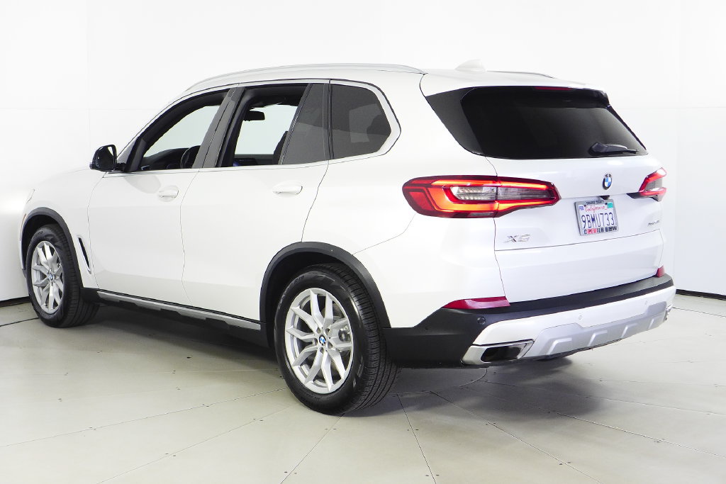 Used 2019 BMW X5 xDrive40i w/ Parking Assistance Package AWD/4WD image 9