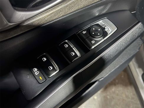 Used 2023 Kia Sorento S w/ Panoramic Sunroof Package image 16