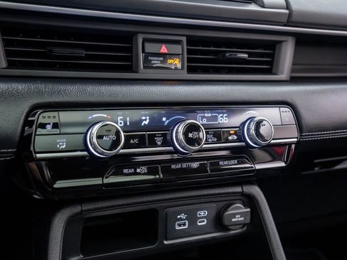 New 2025 Honda Pilot Touring image 28