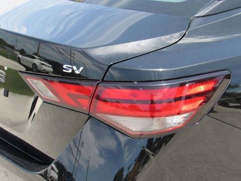 Used 2024 Nissan Sentra SV FWD image 11