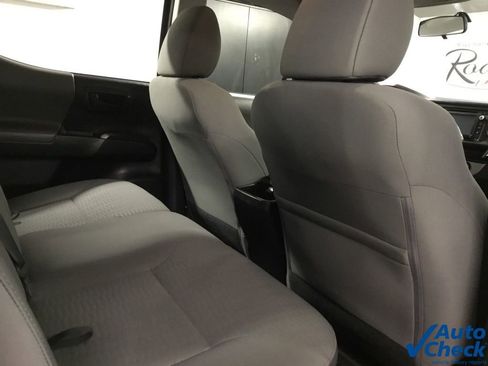 Used 2017 Toyota Tacoma SR image 37