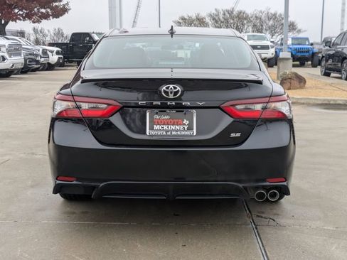 Used 2024 Toyota Camry SE image 7