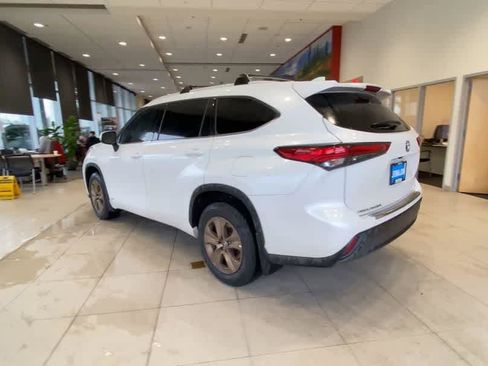 Used 2022 Toyota Highlander Bronze Edition AWD/4WD image 6