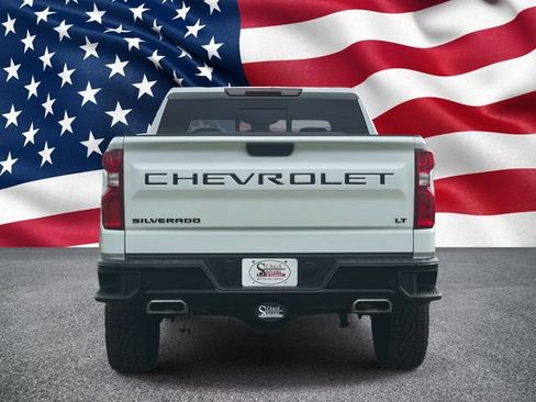 Used 2026 Chevrolet Silverado 1500 LT Trail Boss w/ LT Trail Boss Premium Package AWD/4WD image 9