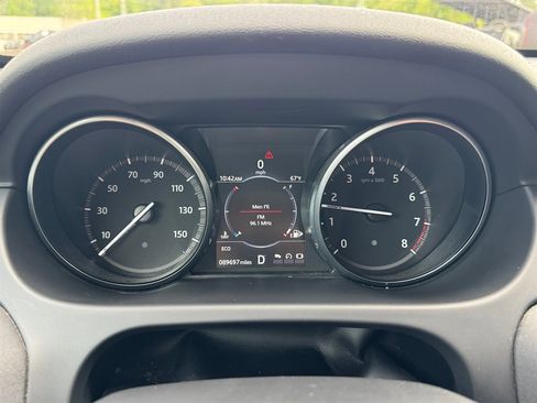 Used 2018 Land Rover Discovery Sport SE image 7