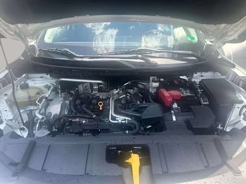 Used 2021 Nissan Rogue S FWD image 15
