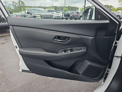 Used 2025 Nissan Sentra S FWD image 31
