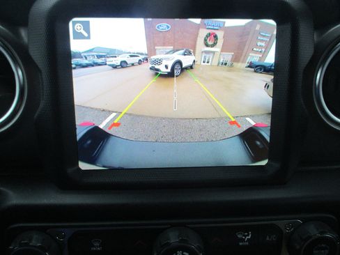 Used 2022 Jeep Gladiator Rubicon w/ LED Lighting Group image 7