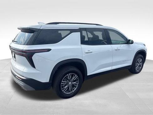 Used 2026 Chevrolet Traverse LT AWD/4WD image 6