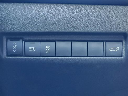 Used 2023 Toyota Venza XLE AWD/4WD image 20