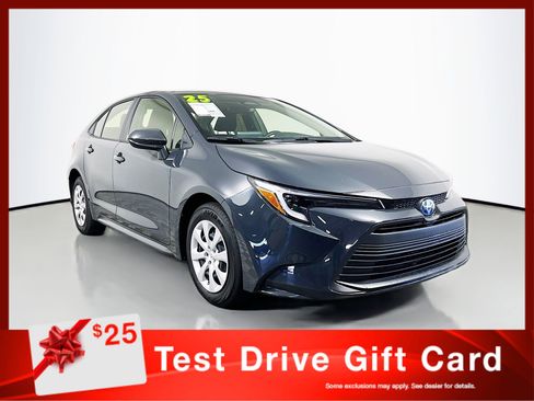 Used 2025 Toyota Corolla LE image 1