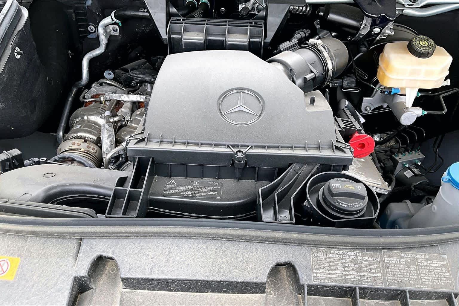 Used 2025 Mercedes-Benz Sprinter 2500 image 18