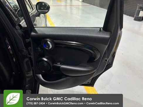 Used 2019 MINI Cooper S w/ Signature Upholstery Package FWD image 30