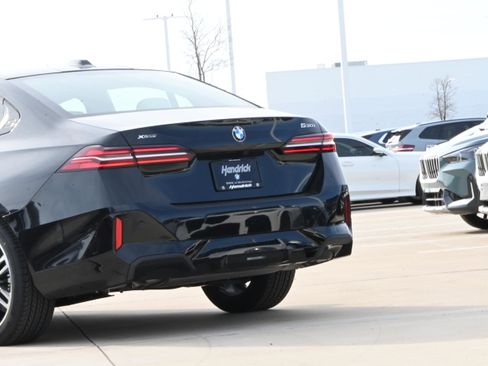 New 2026 BMW 530i xDrive w/ M Sport Package image 5