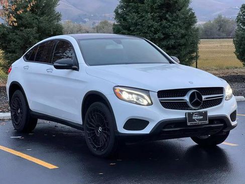 Used 2017 Mercedes-Benz GLC 300 GLC 300 4MATIC SPORT UTILITY 4 image 4