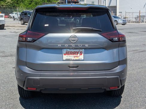 Used 2024 Nissan Rogue S FWD image 7