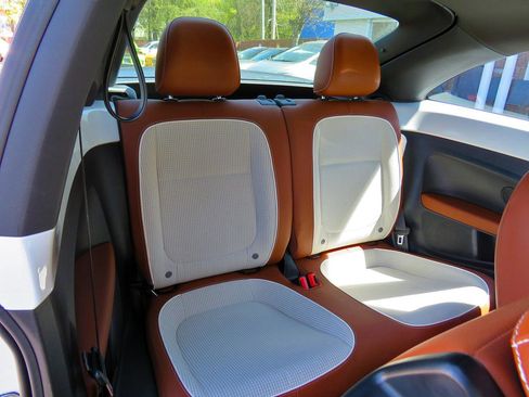 Used 2017 Volkswagen Beetle 1.8T Classic image 14