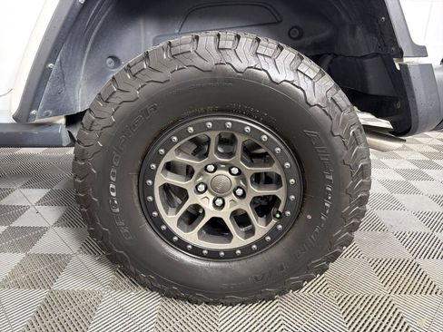 Used 2022 Jeep Wrangler Unlimited Rubicon w/ Xtreme Recon 35" Tire Package AWD/4WD image 18