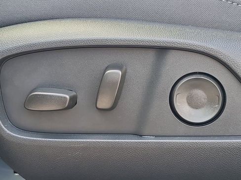 New 2026 Chevrolet Equinox LT w/ Convenience Package II FWD image 22