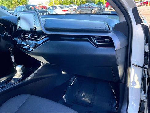 Used 2021 Toyota C-HR LE FWD image 14