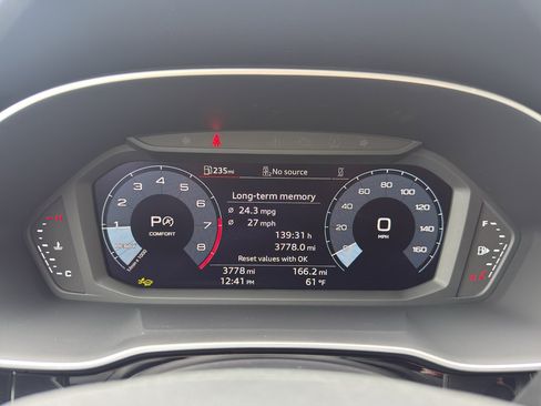 Certified 2025 Audi Q3 2.0T Premium w/ Black Optic Sport Package AWD/4WD image 19