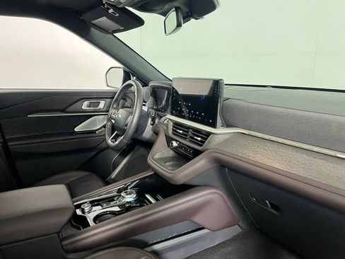 Used 2025 Ford Explorer Platinum w/ LUX Leather Package image 38