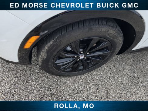 Certified 2025 Buick Envista Sport Touring FWD image 9