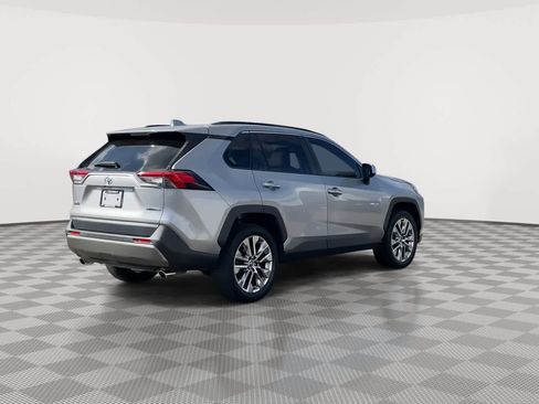 Used 2019 Toyota RAV4 Limited image 8