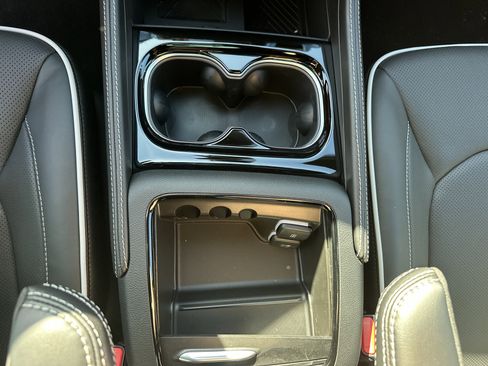 New 2026 Chrysler Pacifica Limited FWD image 25