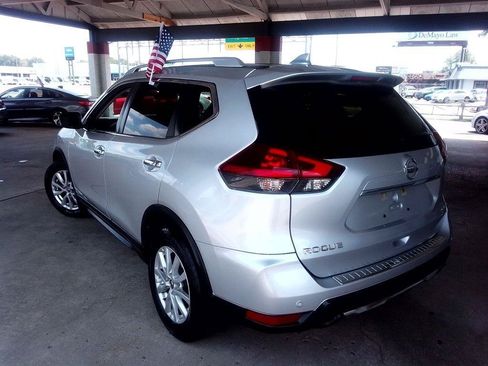 Used 2020 Nissan Rogue SV FWD image 4