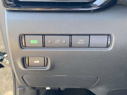 Used 2024 Nissan Sentra SV FWD image 17